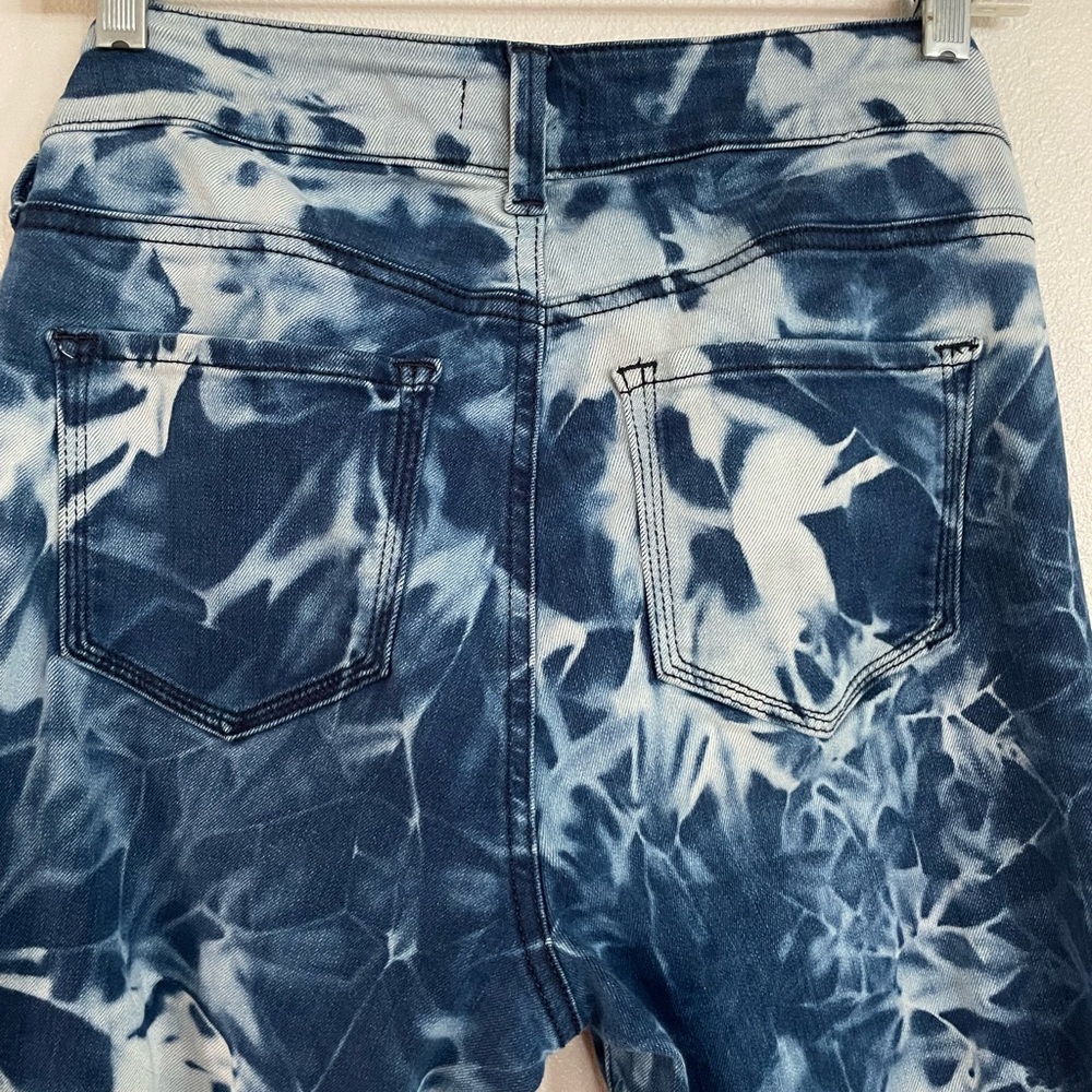NYDJ Size 4 straight leg Tie Dyed Marilyn Jeans. Excellent condition